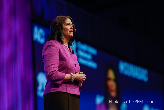 Gigi Hyland addresses the GAC crowd